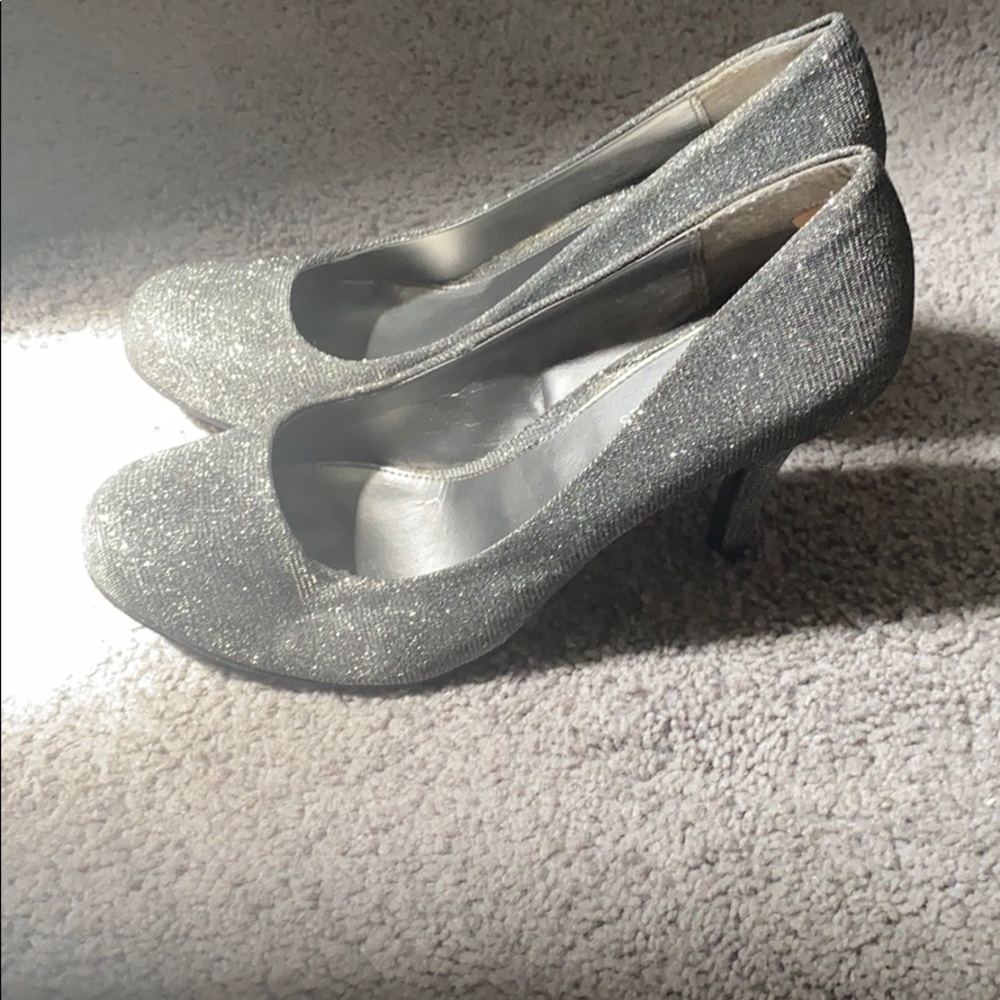 Mootsie Tootsie heels size 9